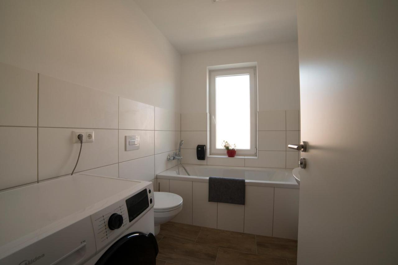 Schoene Grosse Ferienwohnung 79M2 Und 2 Baeder, Zentrumnah, 2Og 에르푸르트 외부 사진