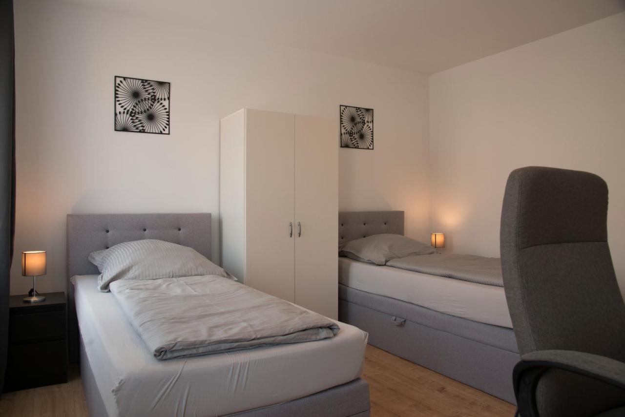 Schoene Grosse Ferienwohnung 79M2 Und 2 Baeder, Zentrumnah, 2Og 에르푸르트 외부 사진