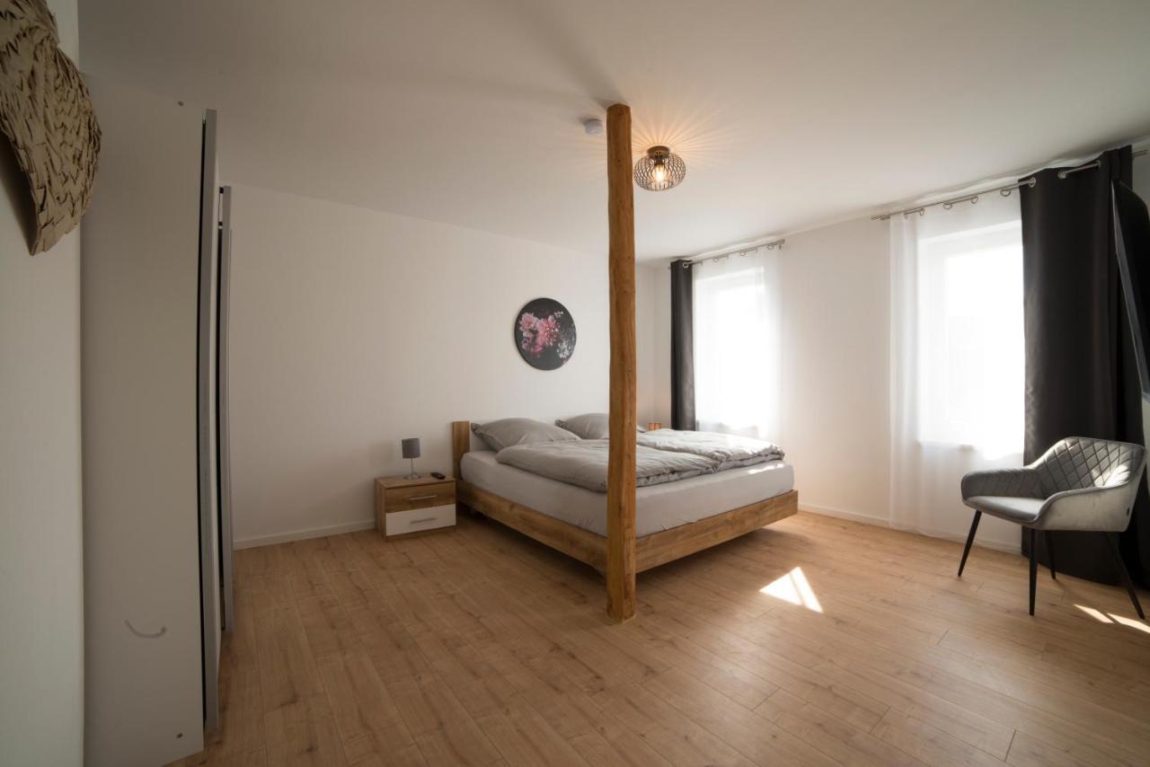 Schoene Grosse Ferienwohnung 79M2 Und 2 Baeder, Zentrumnah, 2Og 에르푸르트 외부 사진