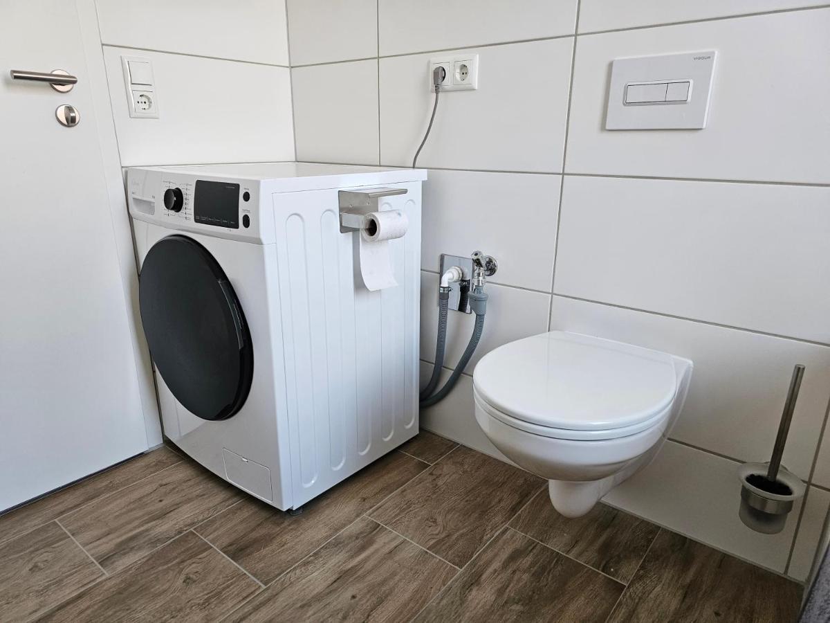 Schoene Grosse Ferienwohnung 79M2 Und 2 Baeder, Zentrumnah, 2Og 에르푸르트 외부 사진