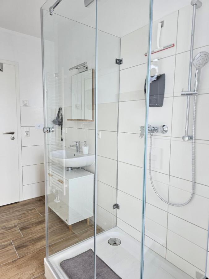 Schoene Grosse Ferienwohnung 79M2 Und 2 Baeder, Zentrumnah, 2Og 에르푸르트 외부 사진