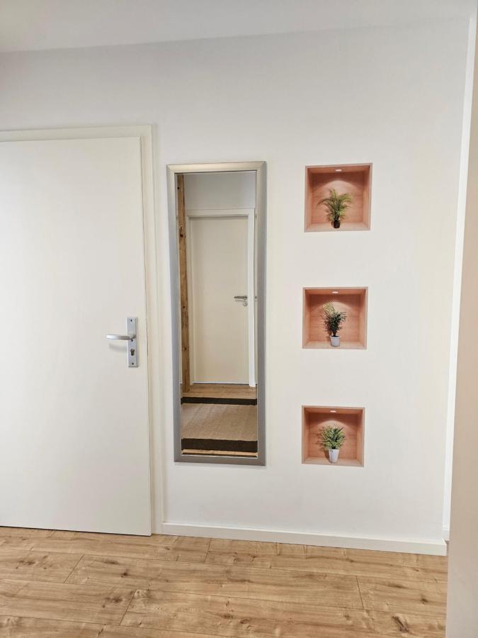 Schoene Grosse Ferienwohnung 79M2 Und 2 Baeder, Zentrumnah, 2Og 에르푸르트 외부 사진